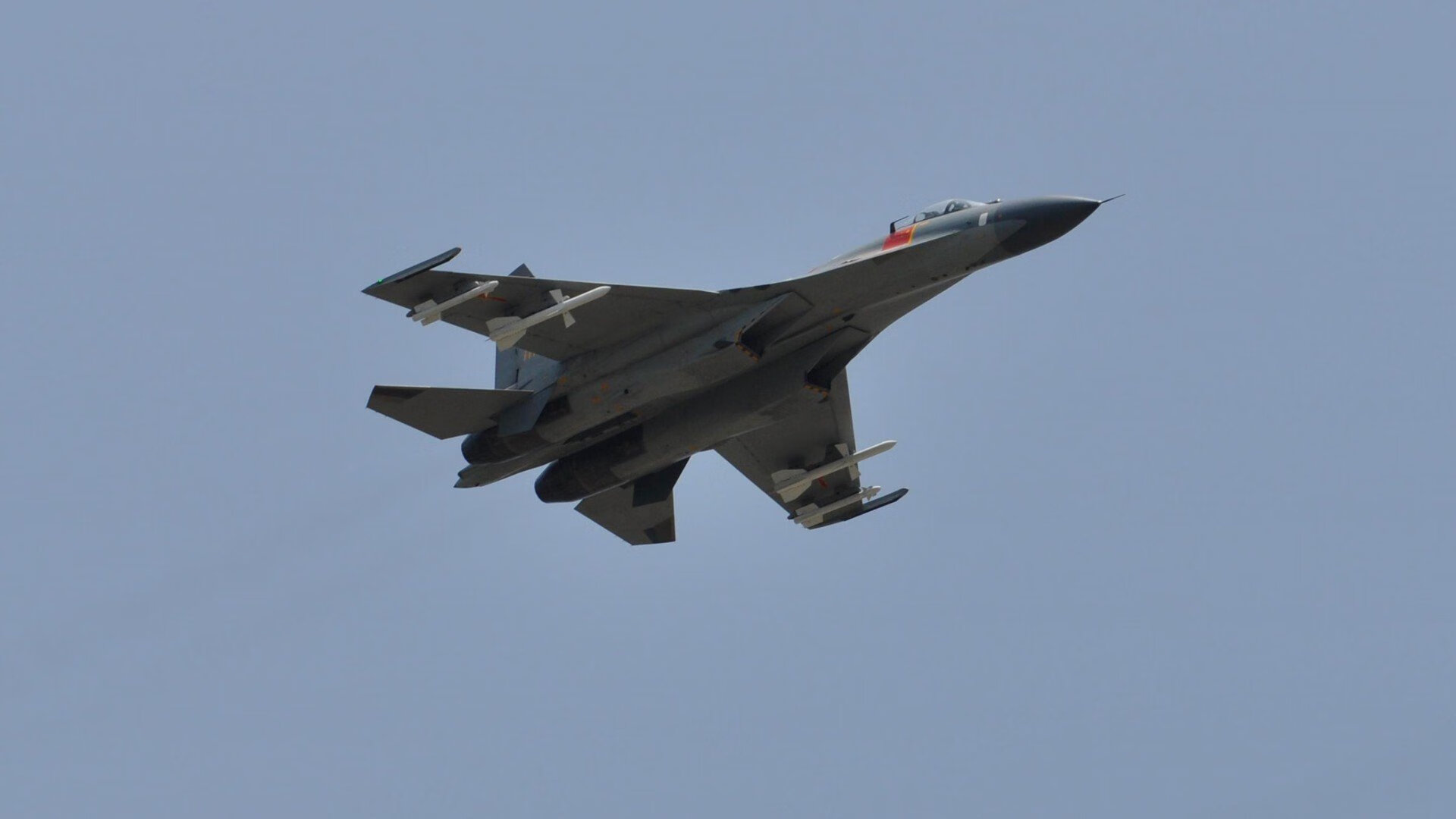 五大联赛是否推动中场压迫频率数据化管理，五大联赛中场球员